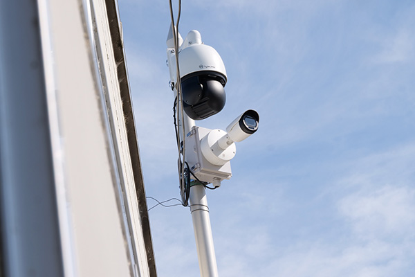 観光地の人流をスマートに管理！AIカメラとRaspberry Piでひまわり畑の“にぎわい”を見える化